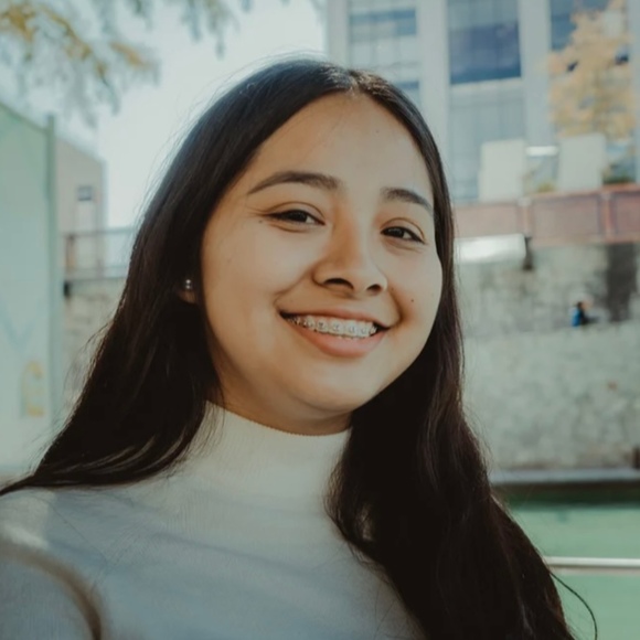 Meet your Posher, Tara - Picture 1 of 1